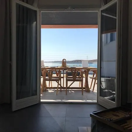 La Vela. Sea Front With 100m Veranda Apartman Párosz